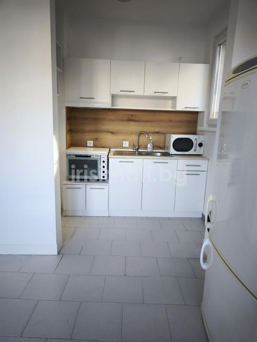 Под наем тристаен, €550, 100кв.м. в Орландовци