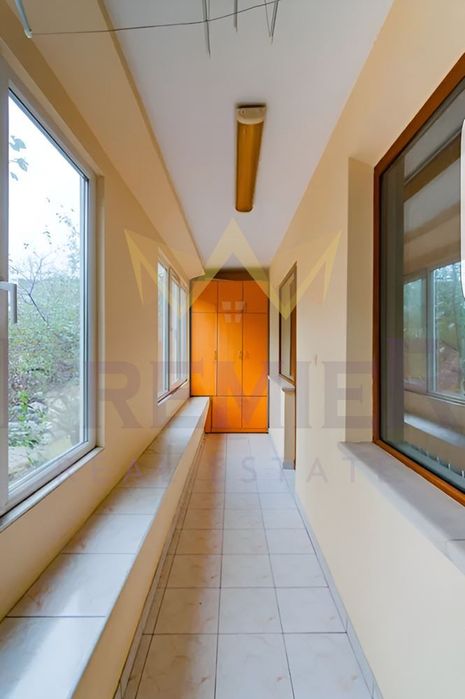 Дава се под наем Тристаен апартамент в Варна, Базар Левски - 65 кв.м за 561 € - Снимка #9