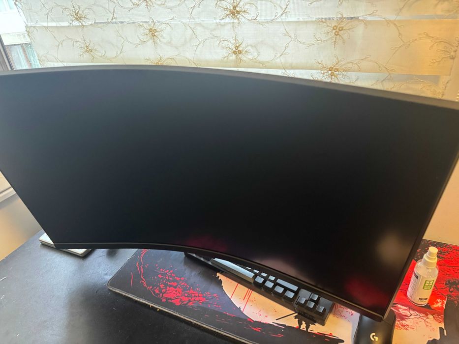 Samsung Odyssey G6 32” • 240Hz • QHD 2K • HDR600 • 1ms