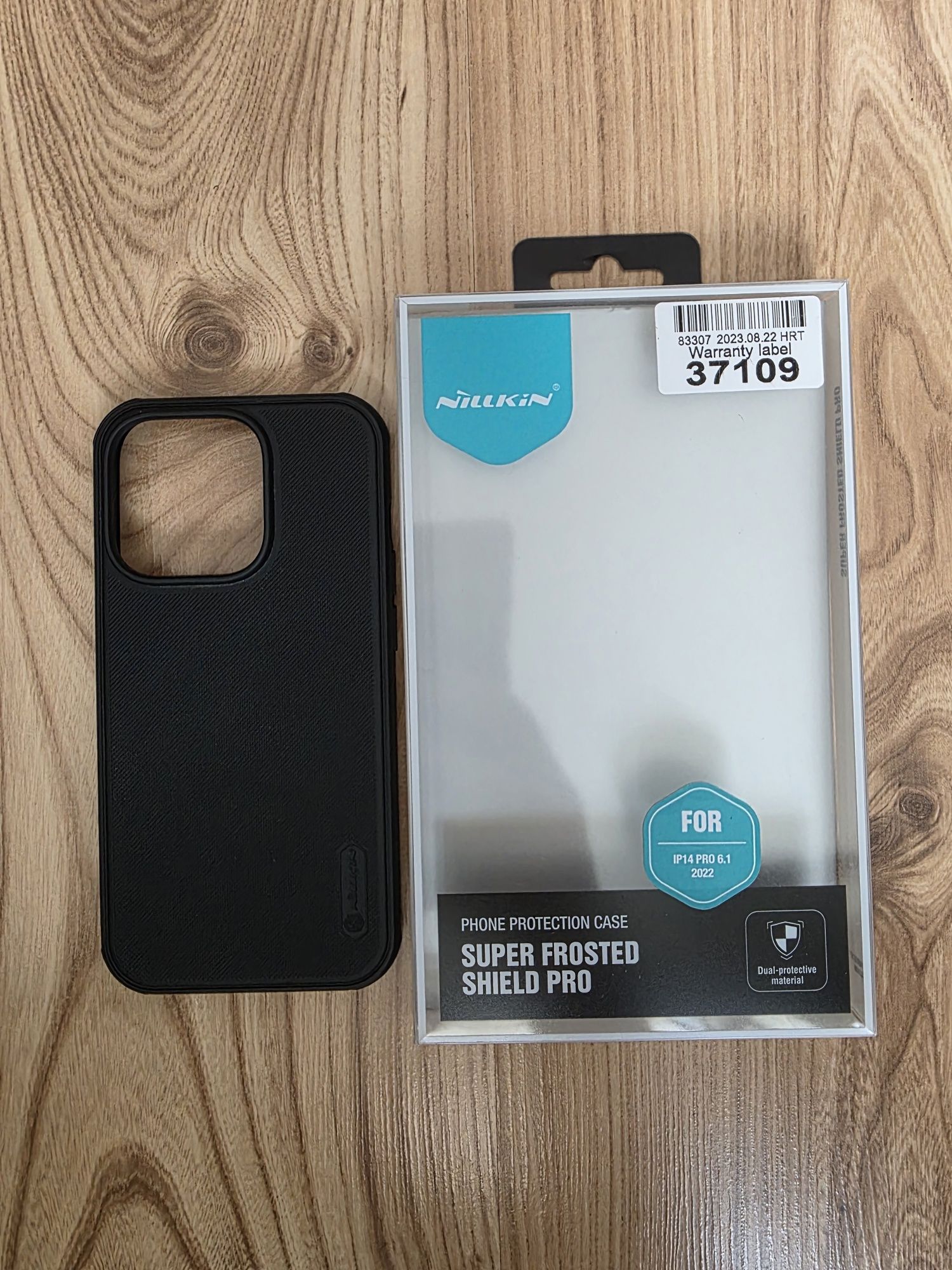 Оригинален кейс Nillkin Super Frosted Shield Pro за iphone 14 pro