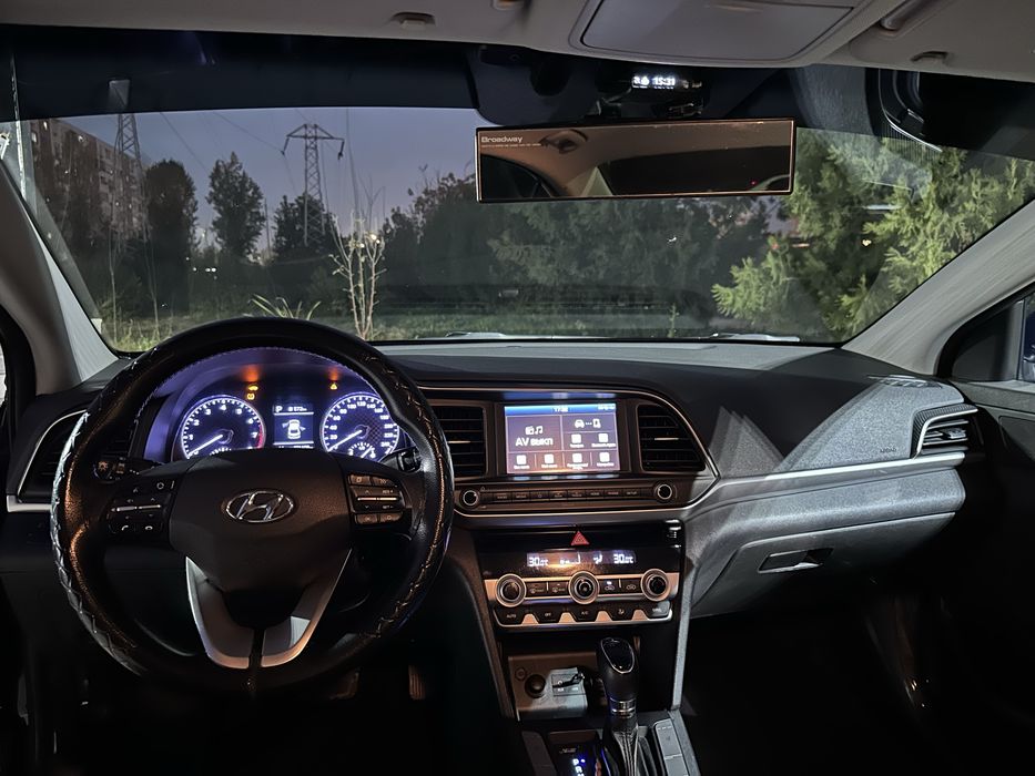 Hyundai Elantra 2020 yil