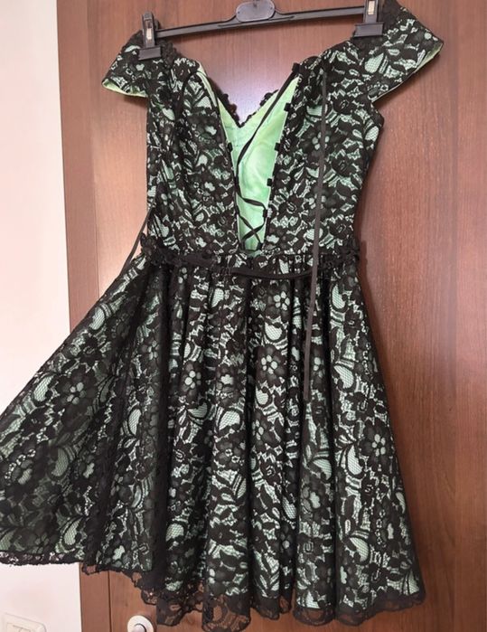 Rochie de ocazie cu corset la spate si umeril goi