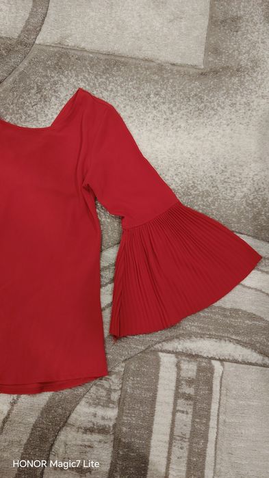 Bluză roșie cu mâneci largi mărimea M