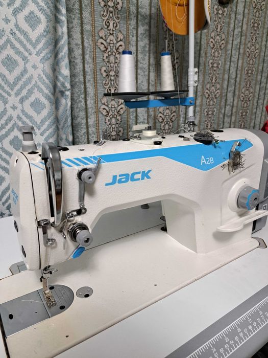 Швейная машинка полуавтомат