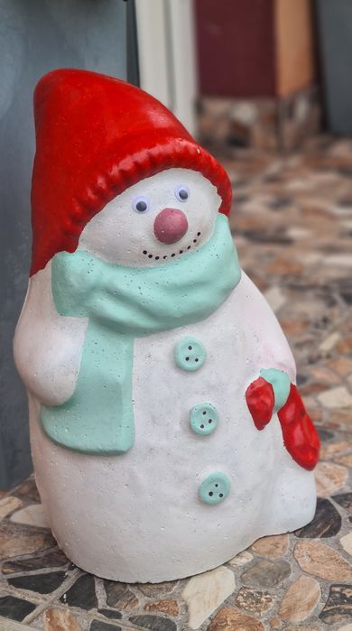 Figurine Mos Crăciun si om de zăpadă din ciment