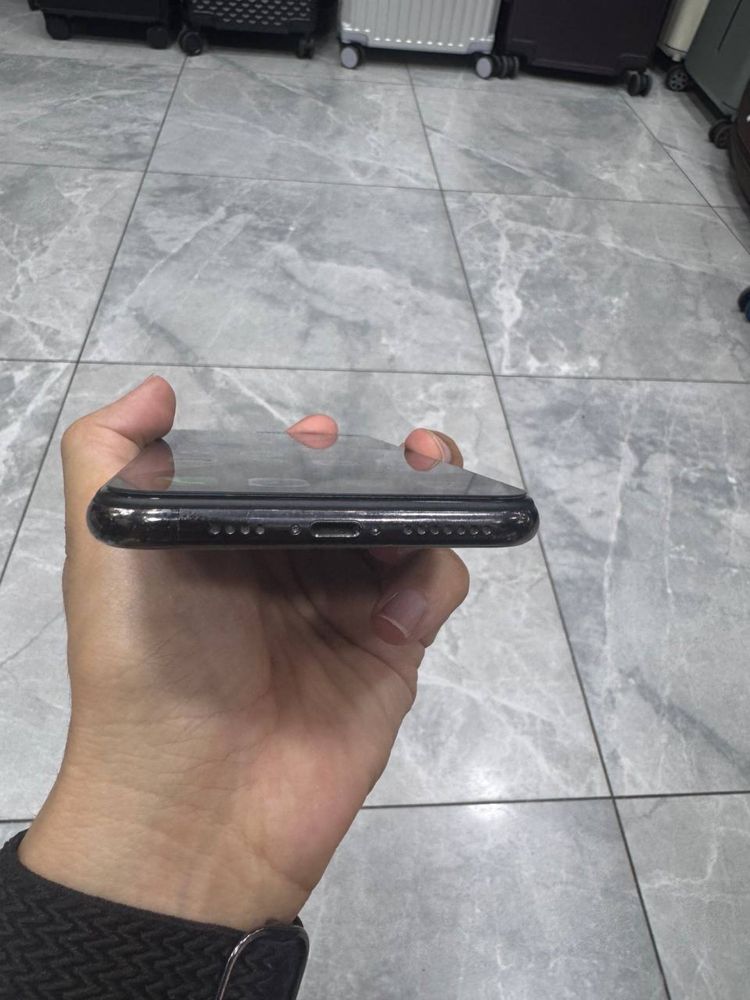 Iphone X Max sotiladi