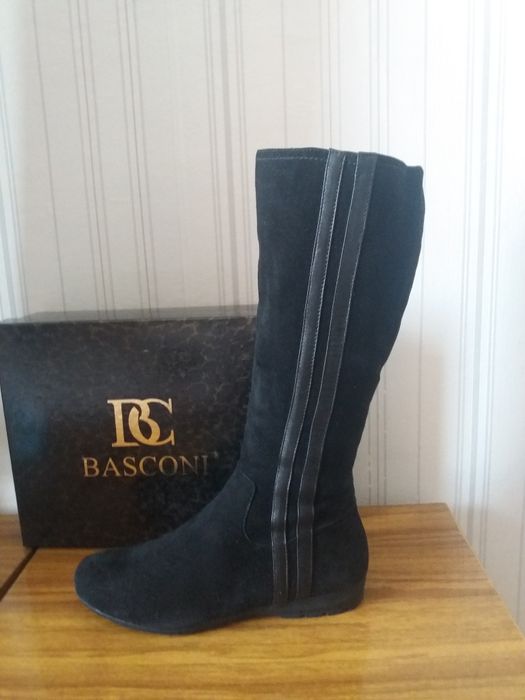 Продам женские зимние сапоги