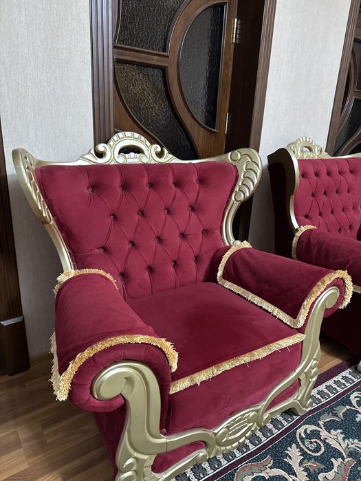 Mehmonxona uchun divan kreslo komplekt