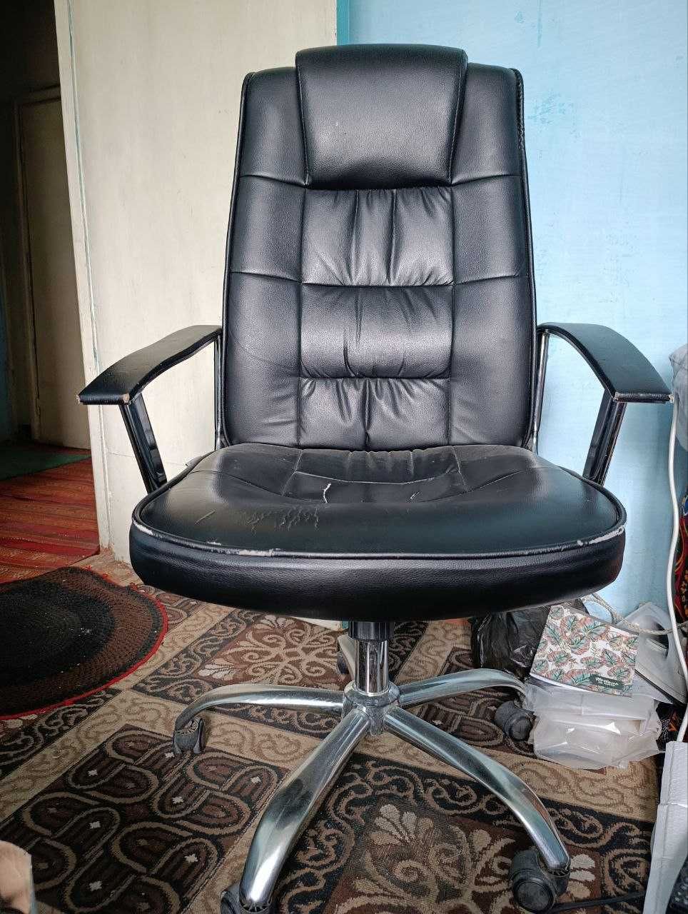 Ofis mebel sotiladi narxi arzon
