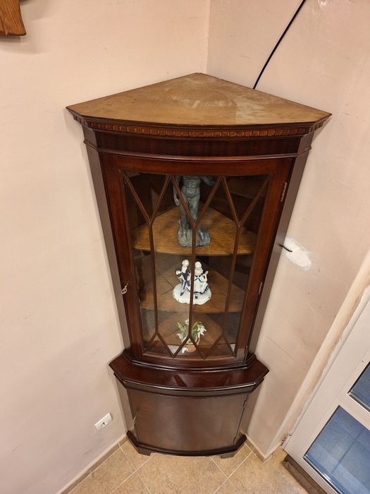 Луксозна ъглова витрина SELVA