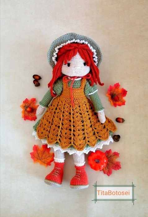 Păpușica croșetata, cu hăinuțe frumoase, handmade.
