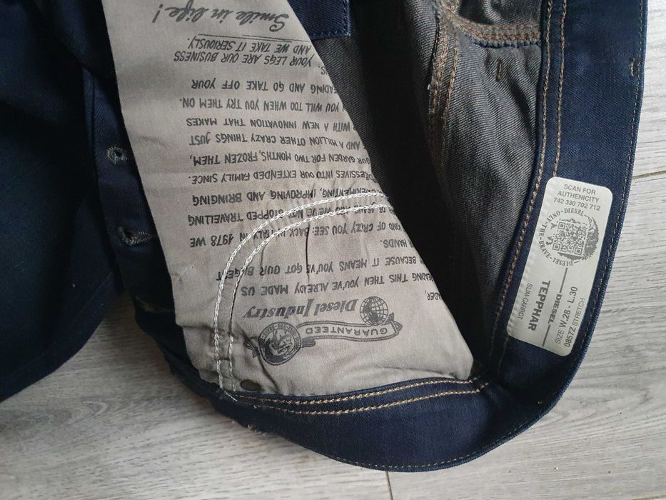 Blugi barbati DIESEL "Tepphar" Slim-Carrot - Marimea W28 L30