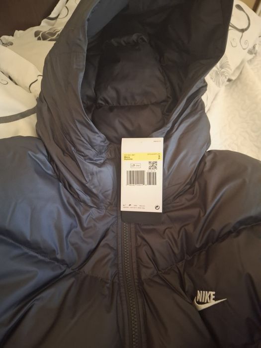 Geaca puffer nike de barbati noua cu etichetă