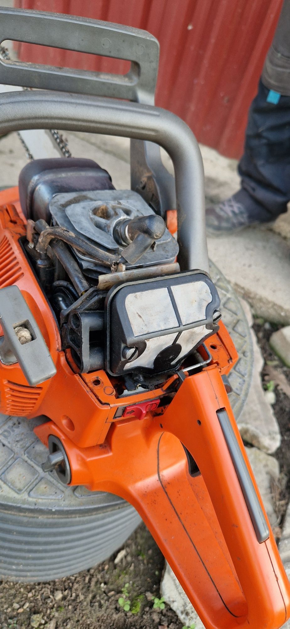 Бензинов трион Husqvarna 137