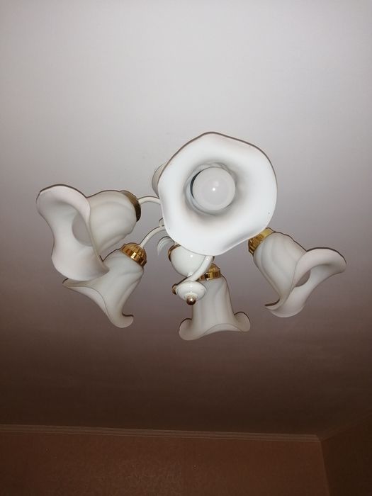 Продам люстры в хорошем состоянии