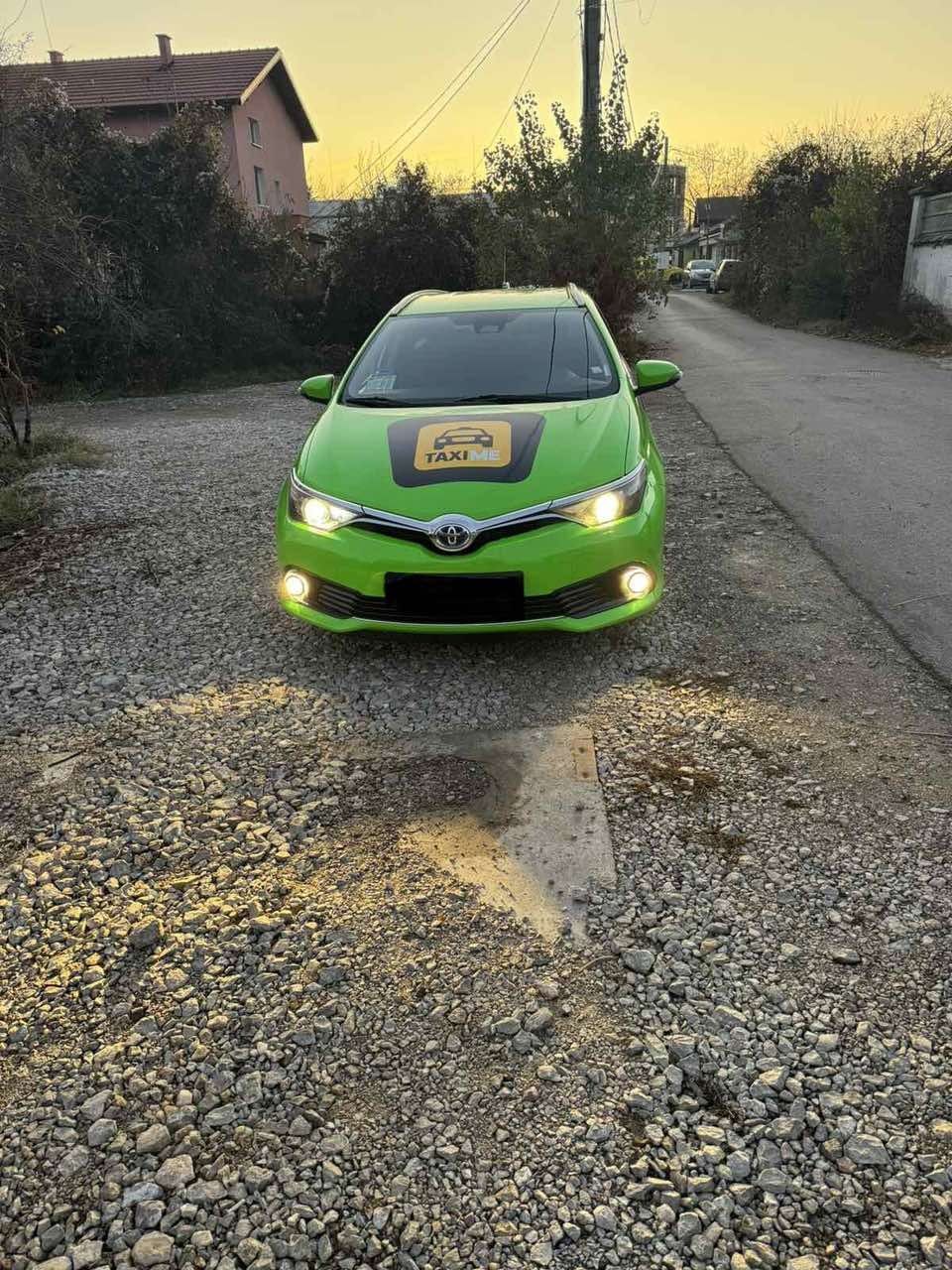 Отдавам такси Toyota Auris под аренда към TaxiMe 24/65лв