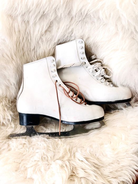 Кънки за фигурно пързаляне Black Dragon 37