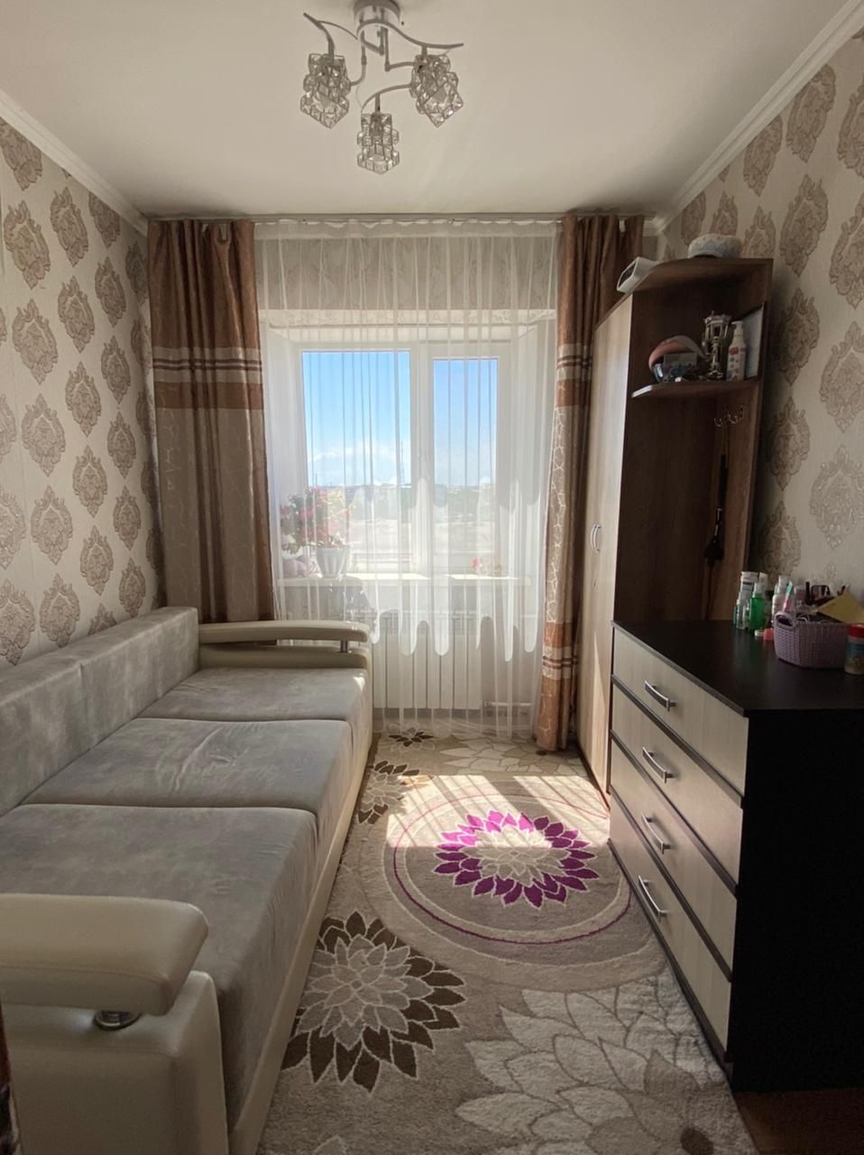 Продается трёхкомнатная квартира по улице мкр Сатпаева А-6.