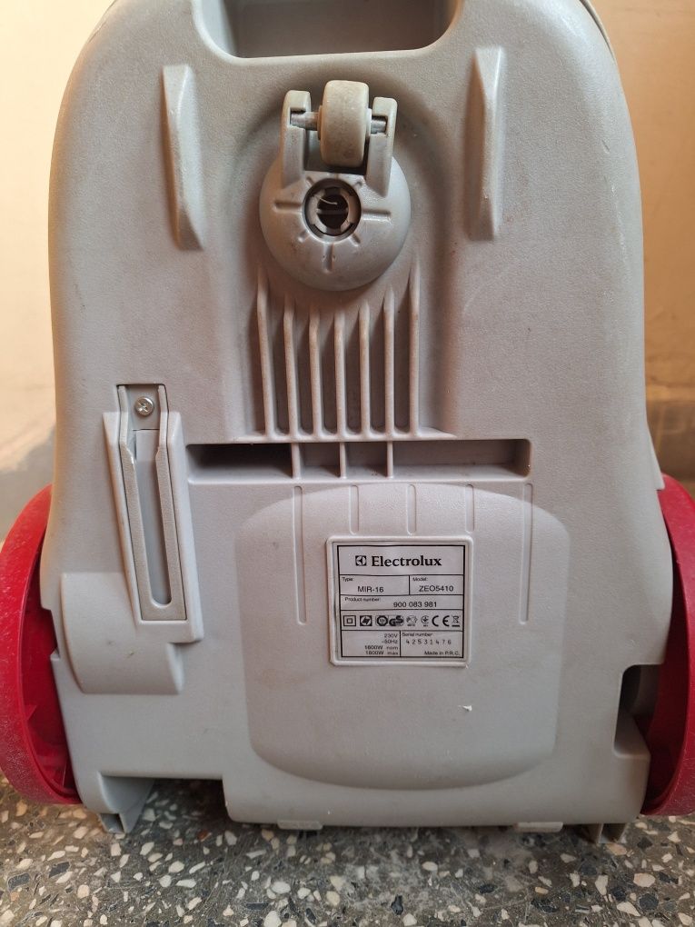 Прахосмукачка с торба Electrolux  ZEO5410, 3 л,