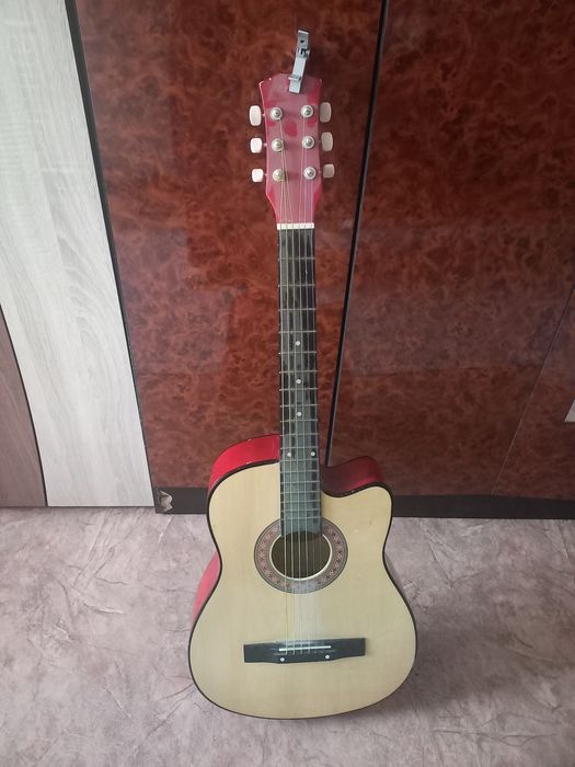 Гитара в отличном состоянии