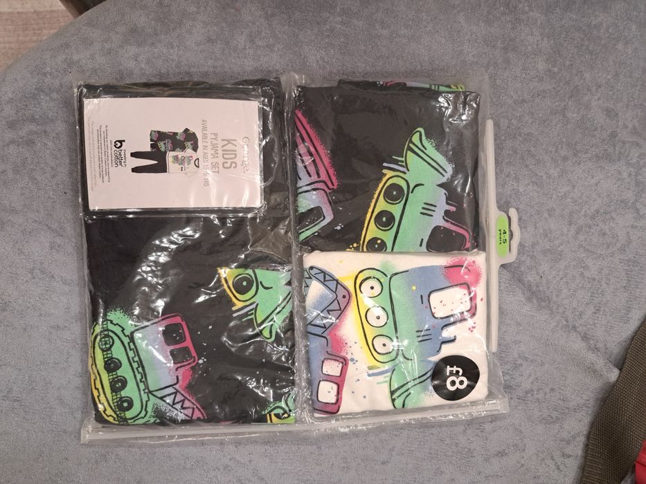 Нови детски дрехи от Англия