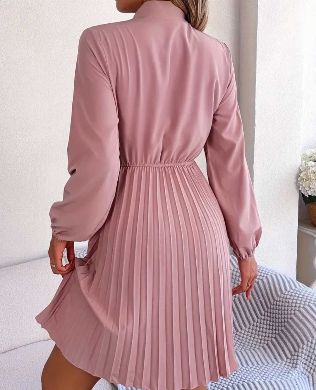 Розова пролетна рокля