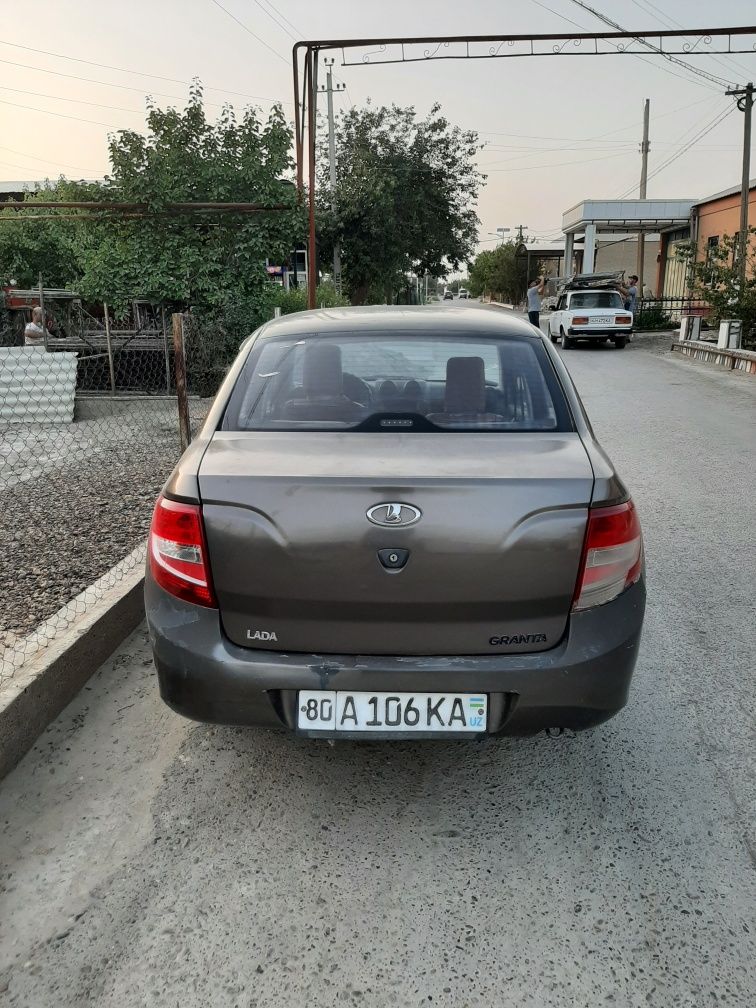 Lada granta Sotiladi