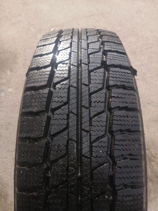 Продам комплект покрышек 195R14C