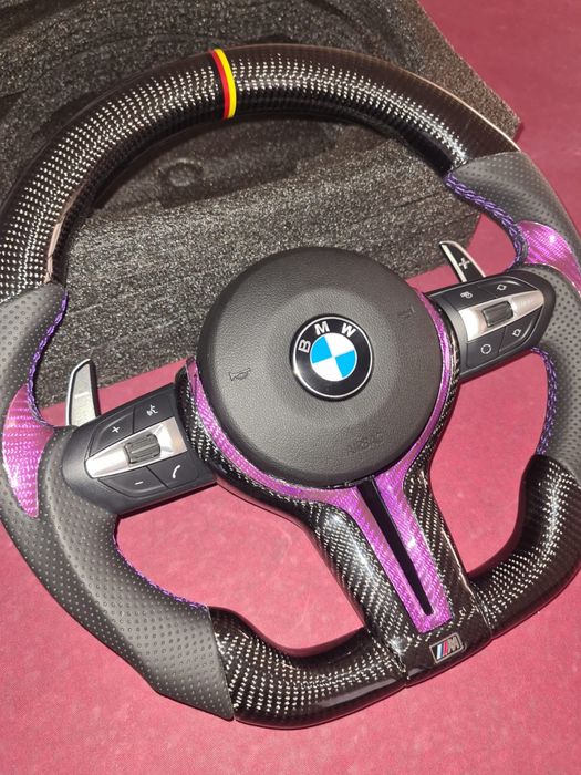Volan BMW M Performance Carbon+Alcantara cu Accente Mov