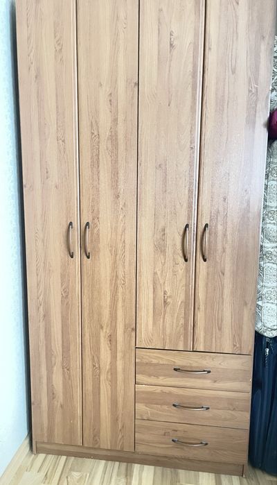 Продается плательный шкаф