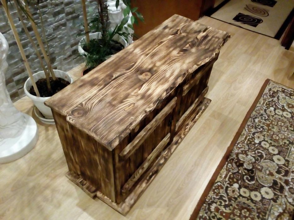 Уникален състарен дървен шкаф