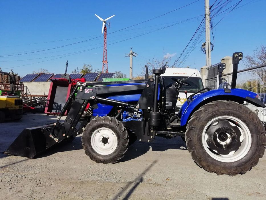 Bizon XD-354, 35 CP, model 4x4 dotat cu încărcător frontal Tractor NOU Bizon XD-354 dotat cu încărcător frontal, 35 CP