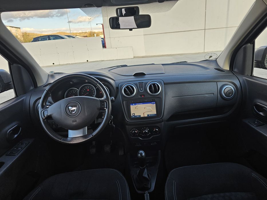 Dacia Lodgy - Stepway - 7 locuri - 2016