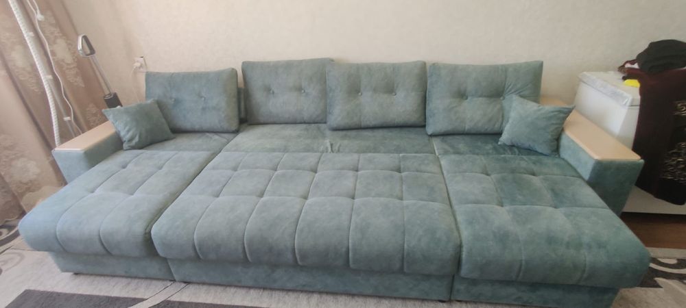 Продам диван- трансформер в отличном состояний