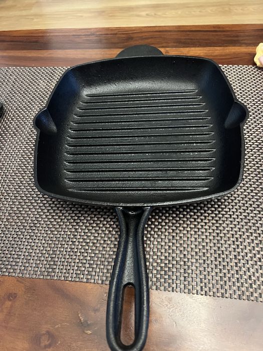 Tigaie grill din fonta neagra