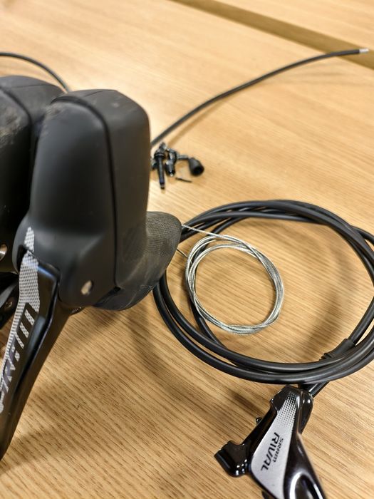 Команди SRAM Rival 22 DoubleTap BrakeLever/Shifter/Flat Mount 1x11-sp