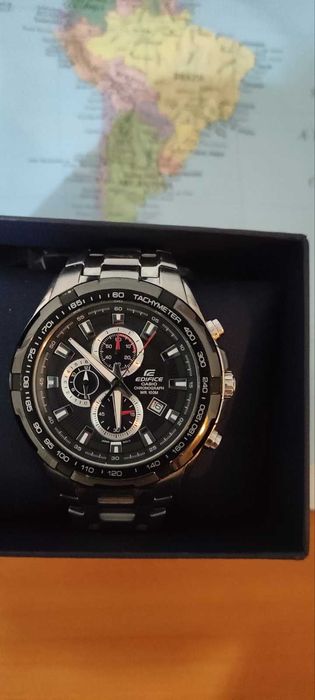 Часовник Casio с документи