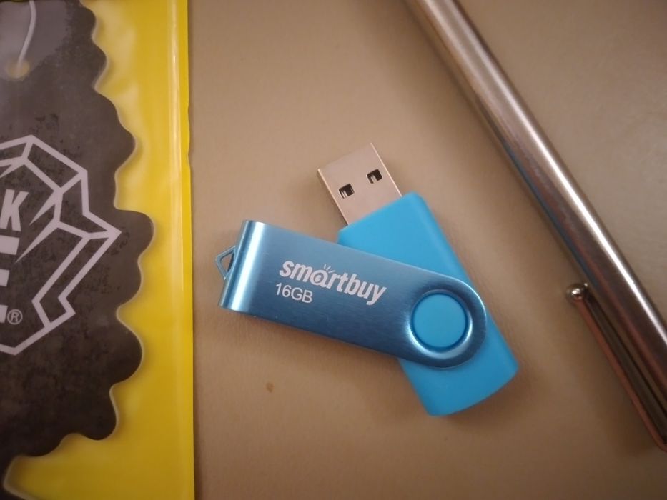 Флешка 16 gb с песнями + подарки. Рядом с Каргу.