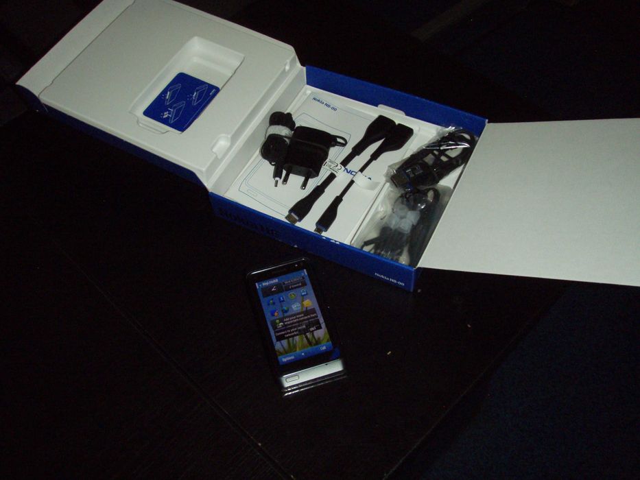 Nokia N8, functional in orice retea, nou, la cutie