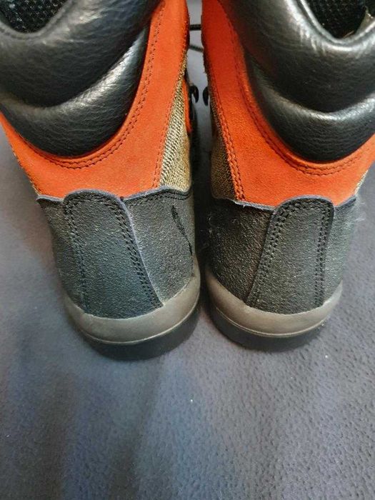 ghete bocanci trekking munte