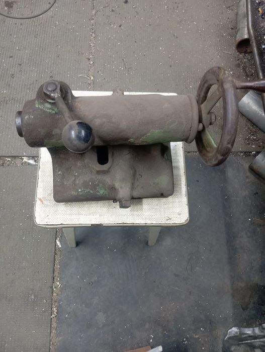 Продам заднюю бабку токарного станка 1б61а