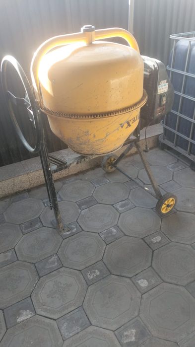 Бетономешалка Теха срочно продам почти новый