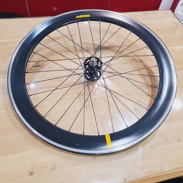 Vand roti de Cursieră  Riddox