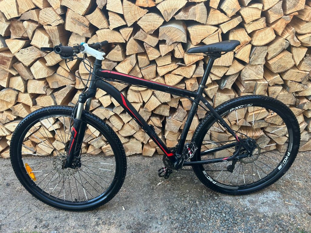 Vând bicicleta Specialized Hardrock Sport