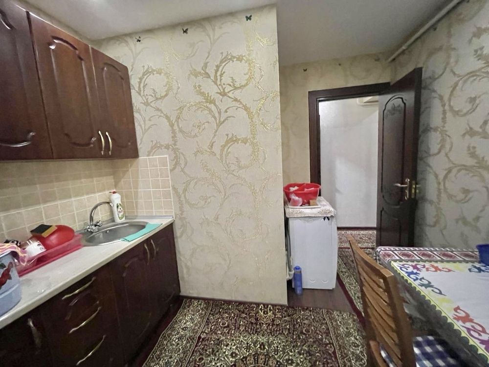 Продается 2 ком квартира метро Космонавтов  42 м.кв