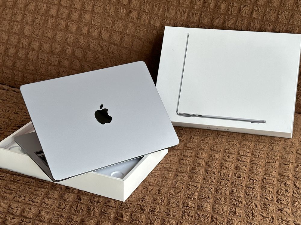 Apple MacBook Air 13.6 M2 2023|SSD256GB|8GB RAM|8c GPU|8c CPU