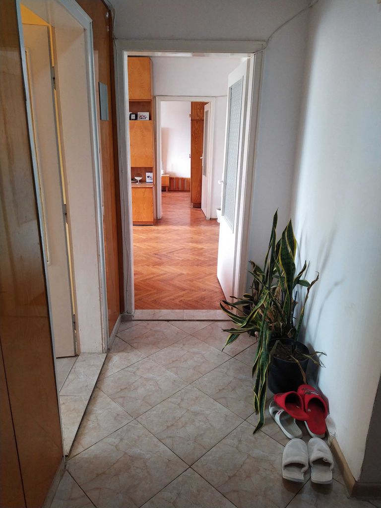 Продава се Четиристаен апартамент в Силистра, Център - 105 кв.м за 1000 €/кв.м - Снимка #2