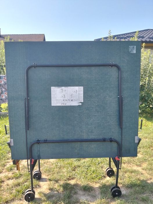 Vând masă de ping pong