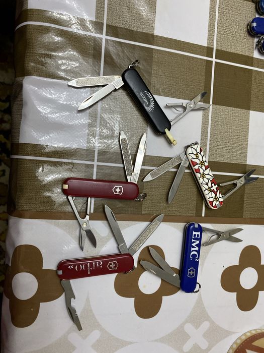 Продаю швейцарские ножи