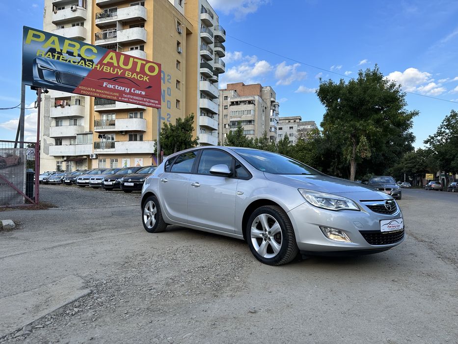 Opel Astra J An 2011 Motor 1.4 Benzina Navi Clima Pilot Import